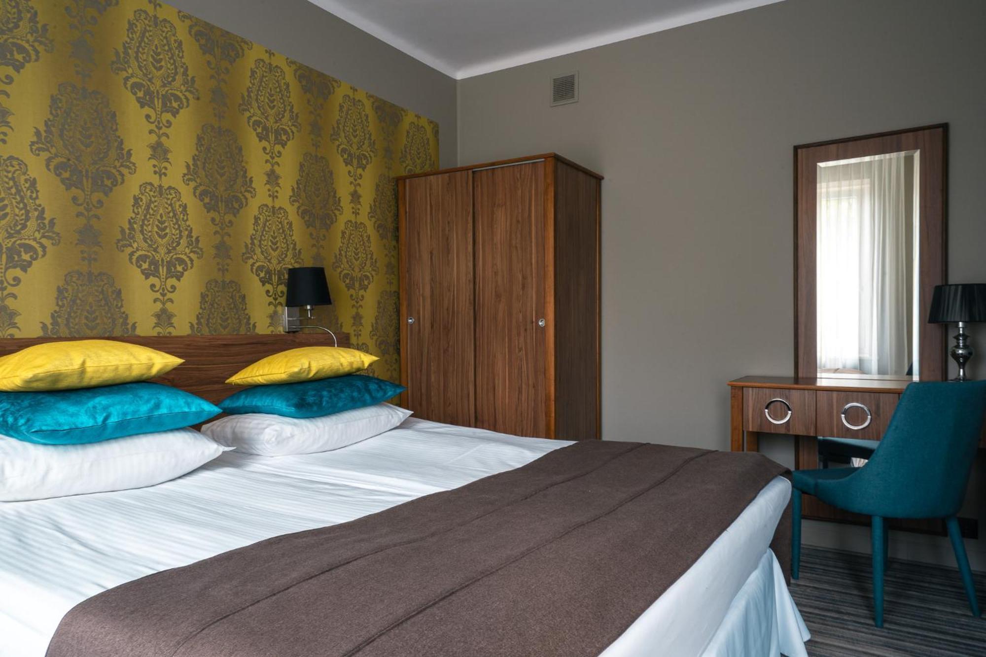 Hotel Cristal Bialystok Bagian luar foto